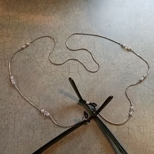 LOVELY 925/PEARL/CRYSTAL EYEGLASS HOLDER